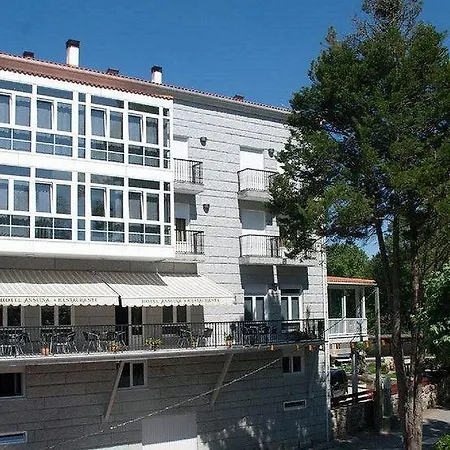 Ansuiña Hotel