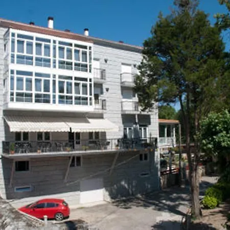 Ansuiña Hotel 2*